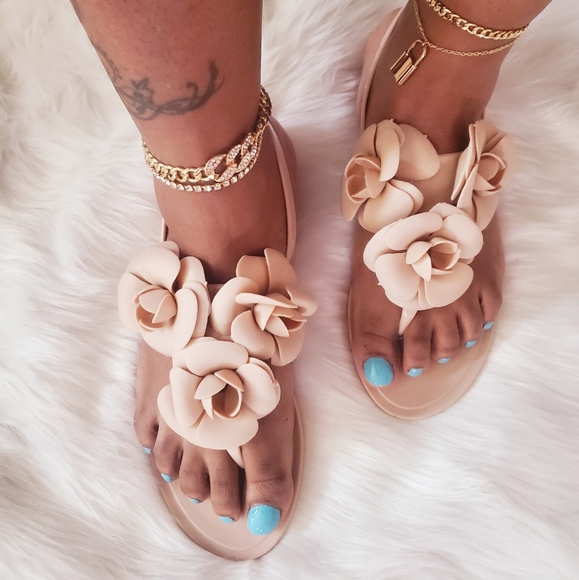 Sandals - Picture 2 of 3